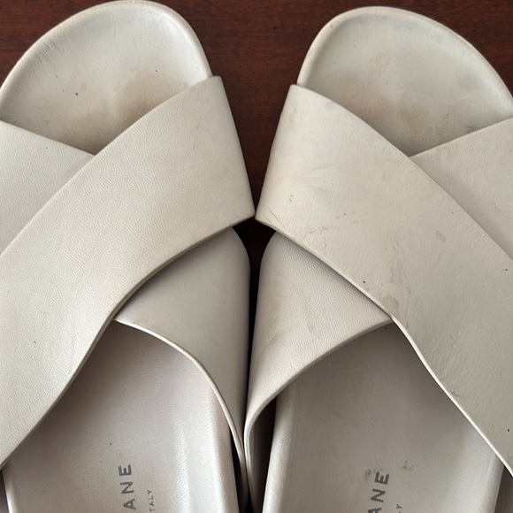EVERLANE Slides - Picture 4 of 7